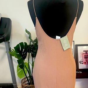 Knee length dress! Size Large